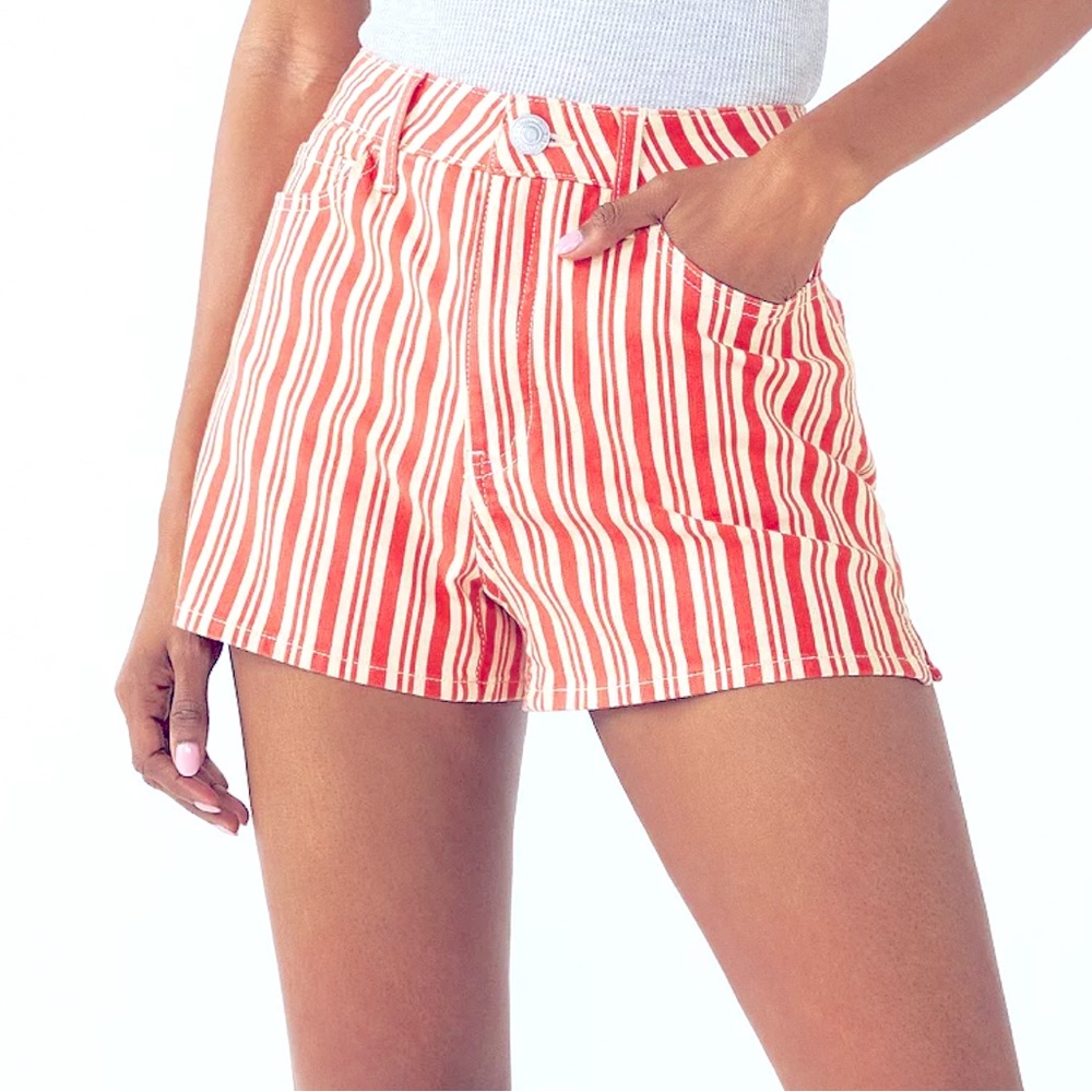 SO High Rise Shortie- size XL waist 33 NWT